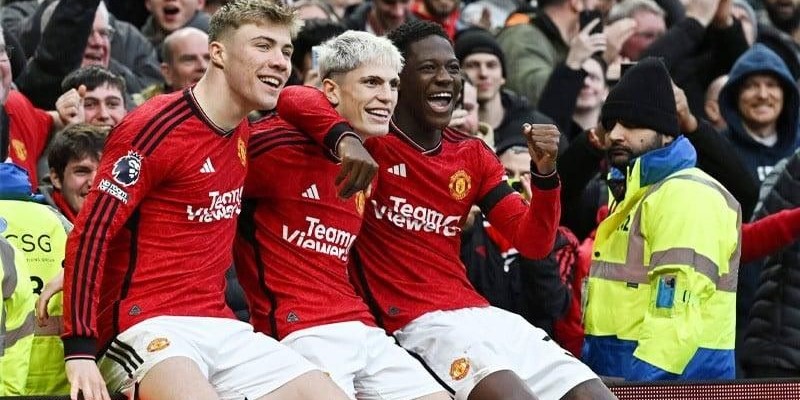 Man United lọt đề cử cầu thủ xuất sắc ngoại hạng anh